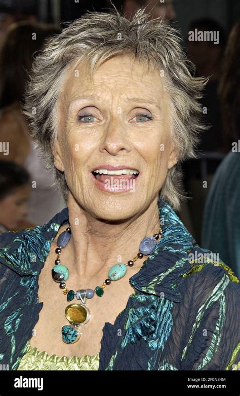 The Longest Yard Cloris Leachman Hi Res Stock Photography And Images Alamy