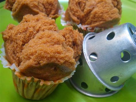 Siapkan dandang yang sudah panas dan menguap. Resep Kue Bolu Kukus Gula Merah - DUNIA KUE - Coklat - Keju