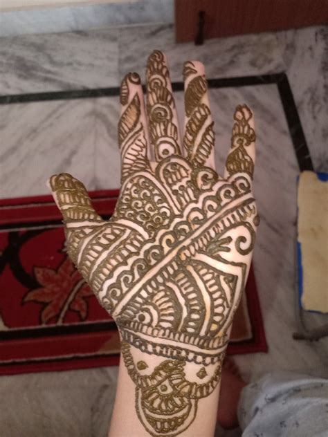Mehndi 2021 on hands is often as easy as a subtle floral design in the heart of the palm. small hand arabic mehendi design | Simple mehndi designs, Arabic mehendi designs, Mehendi designs