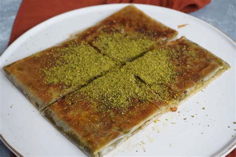 Baklava Yufkasıyla Hızlı ve Lezzetli Katmer Tarifi Gezginbirchef