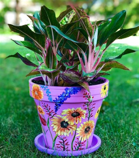 35 Aesthetic And Cute Hand Painted Flower Pots For 2023