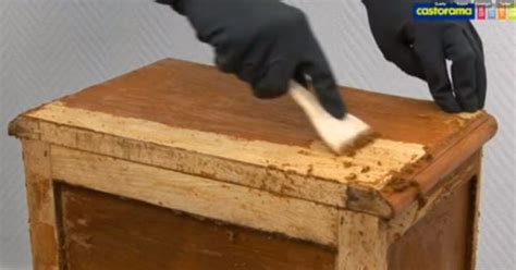 Comment Redresser Un Plateau En Bois - Comment décaper un meuble en bois - Marie Claire