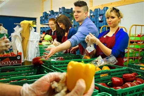 Jugendliche Arbeiten Im Tafelladen Sozialer Einsatz Gilt Als „cool