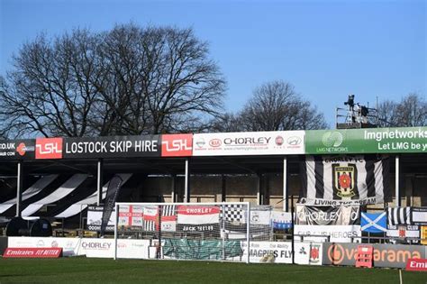 © suara.com gelandang chorley elliot newby (tengah) berebut bola dengan para pemain wolverhampton wanderers dalam laga putaran keempat piala fa di stadion victory park, chorley, sabtu (23/1/2021) dini hari wib. Wolves fans pile in after 'nightmare' Chorley Town draw blocks potential Arsenal FA Cup tie ...