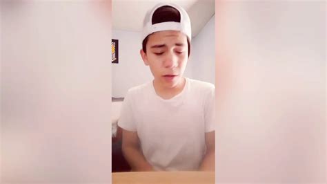 Cuatro chimbitas cuatro personalidades dos me hablan bonito dos dicen maldades diferentes nacionales pero cuando chingan gritan todas iguales. CHICO CANTA CUATRO BABYS - MALUMA - YouTube