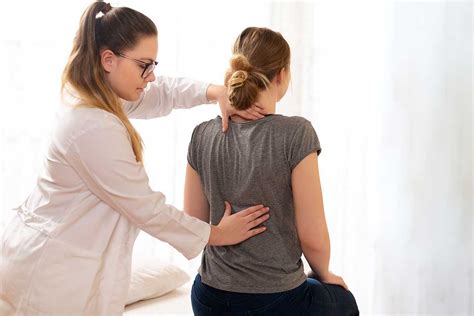 What Is A Chiropractor And When Should You See One