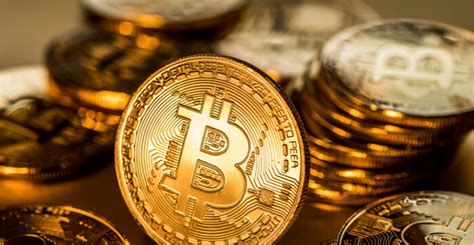 Gold is the defensive play, while bitcoin serves a different role as the risk play. Bitcoin sieht neues ATH über 28.000 US-Dollar | Coin Hero