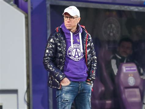 Der wiener peter stöger hat nach seinem abschied von austria. Bundesliga » News » Peter Stöger verlässt die Austria im ...