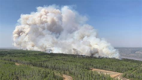 Wildfires Ravage Canadas Alberta Over 30000 Forced To Evacuate