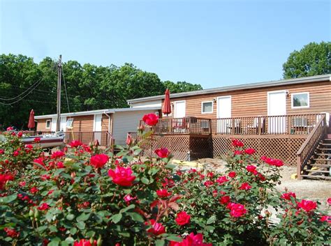 You'll find cheaper accommodations in shelbyville in september and august. Cabins & Motel - Gregory's Resort Motel & Cabins
