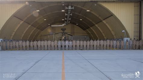 رئيس الأركان يفتتح مقر طائرات الأباتشي في قاعدة العديد الجوية الشرق