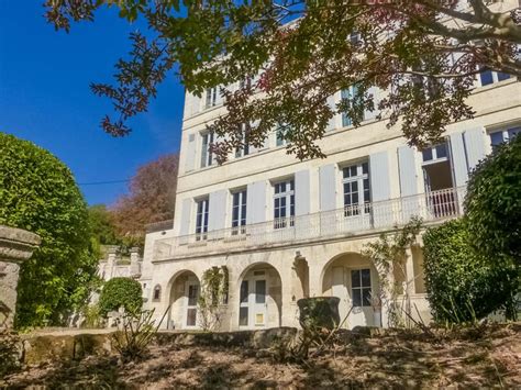 Entrée, séjour clair avec cheminée, cuisine, wc, 2 chambres et salle de bains. Maison à vendre en Poitou Charentes - Charente ANGOULEME ...