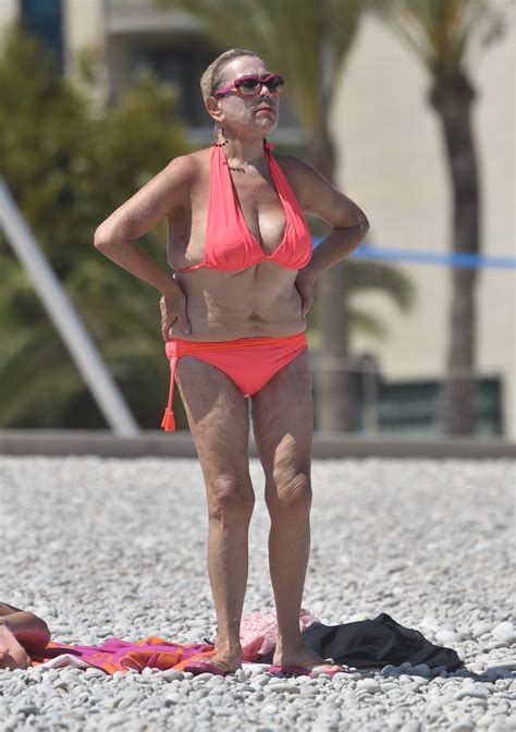 Shameless Star Tina Malone Goes Topless As She Shows Off 12st Weight
