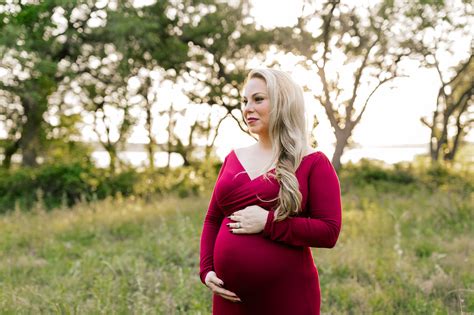 Elegant Lakeside Maternity Session Amanda Pomilla Photography