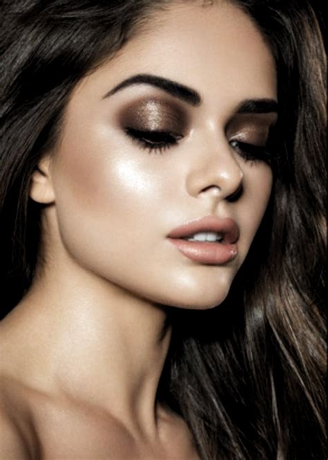 Famous Best Natural Makeup Look For Brown Eyes 2022