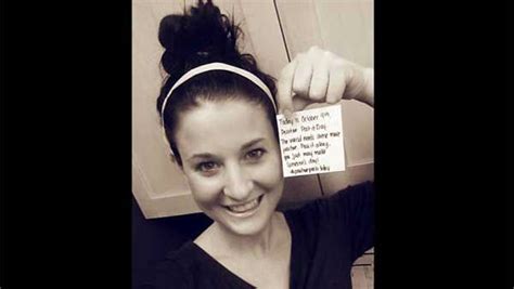 Teen Fights Back Against Bullies By Spreading Compliments With