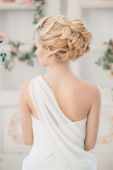 See the most stunning mother of the bride makeup and beauty transformations. Gorgeous Wedding Hairstyles and Makeup Ideas - Belle The ...