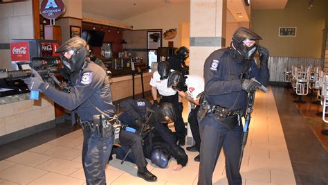 Panic At Twelve Oaks Mall Cops Prepared For Chaos