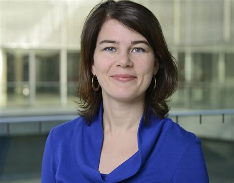Seit 2013 hat sie auch einen sitz im bundestag. Völkerrechtlerin aus Potsdam: Annalena Baerbock (Porträt ...