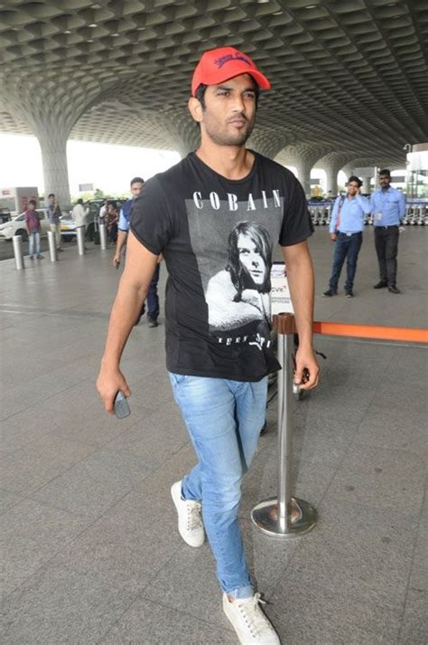 Sushant Singh Rajputs Recent Look Is Basically Every Middleclass Guy At The Airport