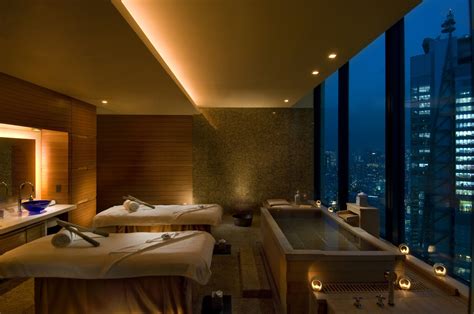 Massage Room At Hilton Tokyo Spa Rooms Spa Room Spa Decor
