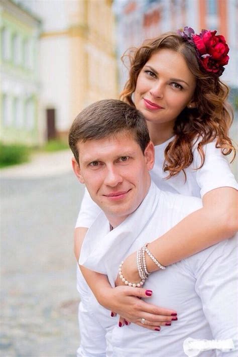 Весной 2016 года у пары родилась дочь, которую назвали агафья. Сколько лет Зоряне Марченко? Зоряна Марченко замужем? Кто муж?