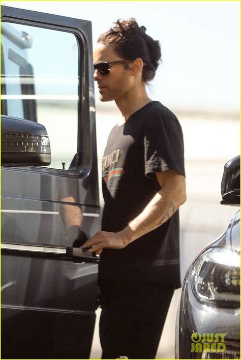 Jared leto, los angeles, ca. Jared Leto Shows Off His Newly Shaven Face While Heading ...