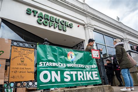 Commonwealth Avenue Starbucks on strike again during Red Cup Day – The