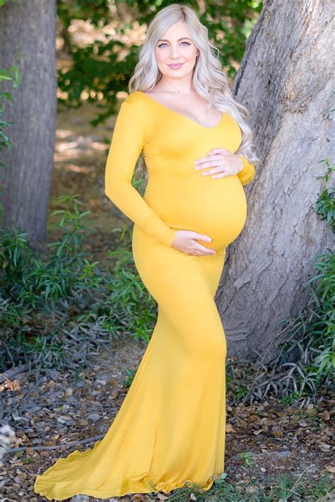 Maternity Gowns That Wow Sexy Mama Maternity Beautiful Maternity Dresses Long Sleeve