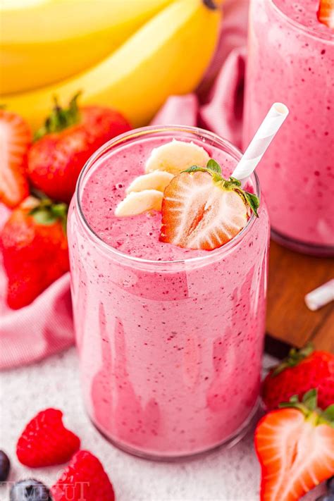 This Delicious Strawberry Banana Smoothie Recipe Is Quick And Easy To Mak Strawberry Banana