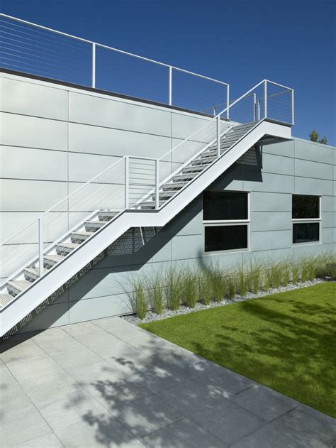 Though the treads may be supported many other ways. The Scholl Residence in Aspen, Colorado, USA: Most ...