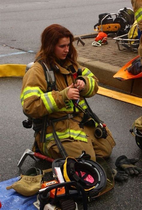 Pin By Jesús Zambrano On Fighting Fires Firefighter Female