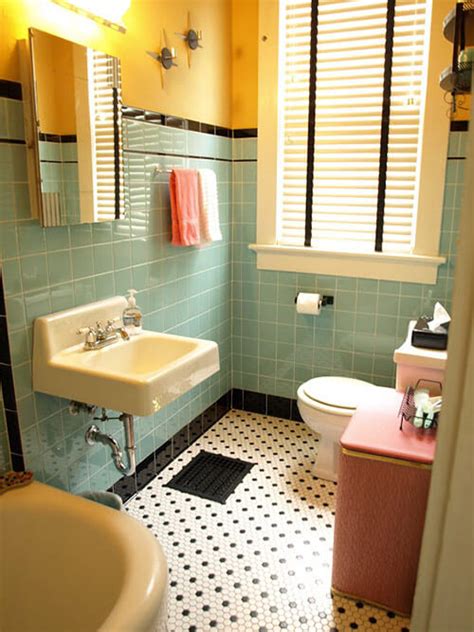 There are many ways to make your bathroom look vintage. Kristen and Paul's 1940s style aqua and black tile ...