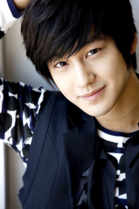 Un « drame musical » au format mini de 25 minutes en quatre épisodes clôture la saga des f4. kim bum
