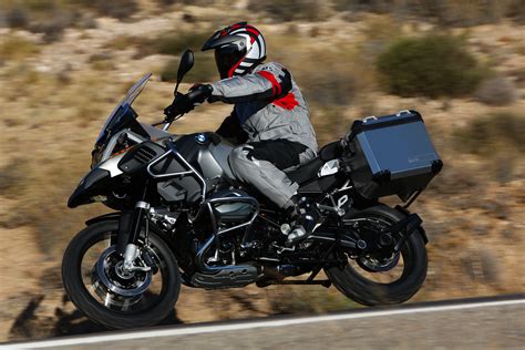 The brand new bike that had appeared on the screen in the year 2014 is bmw r 1200 gs. BMW R 1200 GS Adventure 2014, foto e scheda tecnica ufficiali