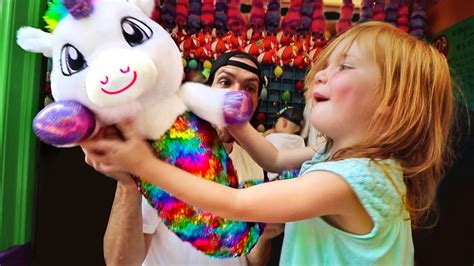 Unicorn Mermaid Winner Adley Plays New Amusement Park Games To Win