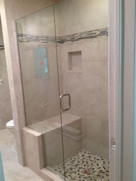 So, let's start this article with a few beautiful modern shower design ideas. Small walk in shower with seating | Tub to shower ...