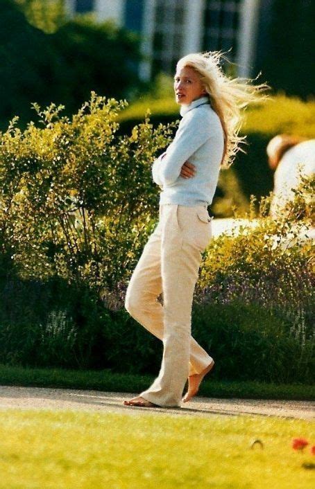 Carolyn Bessette Kennedy With Images Carolyn Bessette Kennedy Style Carolyn Bessette Kennedy