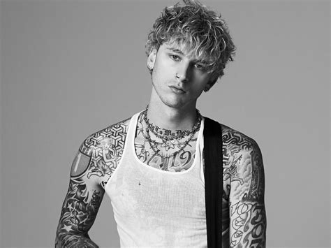 Machine gun kelly performing lonely on saturday night live. Machine Gun Kelly taps blackbear for "My Ex's Best Friend ...