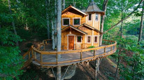 You'll want to spend the night in these 10 treehouses