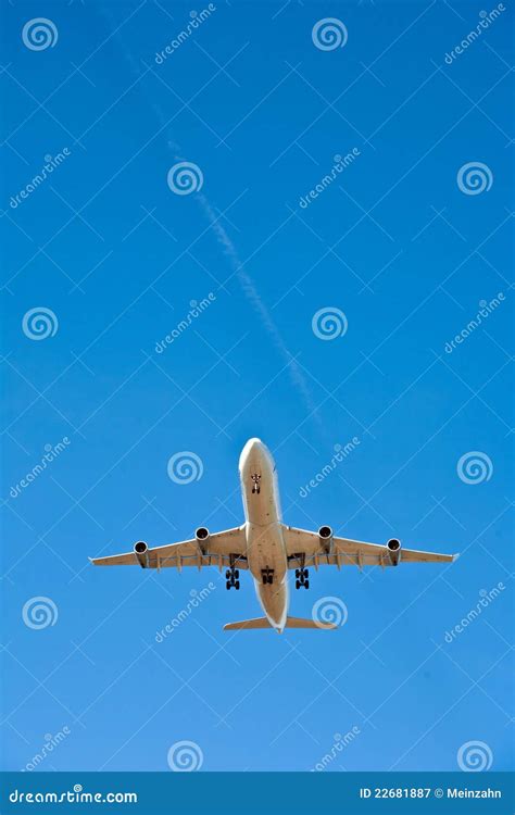 Aircraft In Landing Approach Stock Image Image Of Flying Control