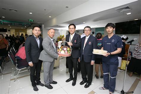 ตึกวชิรญาณวงศ์ ชั้นล่าง โทรศัพท์ 02 256 4382 หรือ 02 256 4505; โรงพยาบาลจุฬาลงกรณ์ สภากาชาดไทย