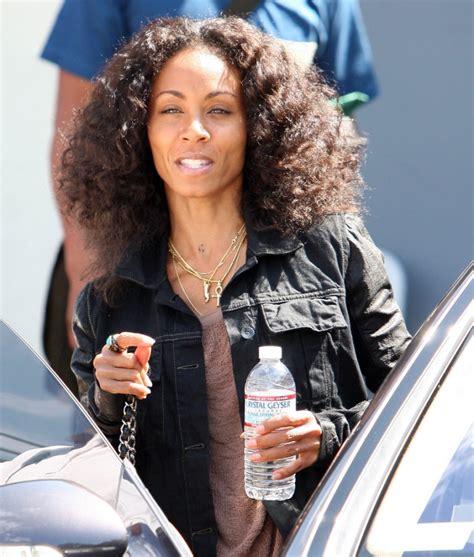 Jada Pinkett Smith Steps Out Without Wedding Ring