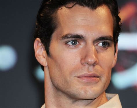 Henry And His Perfect Cheekbones Lol Henry Cavill Handsome Henry