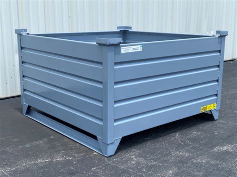 Stackable Corrugated Steel Containers With Runners