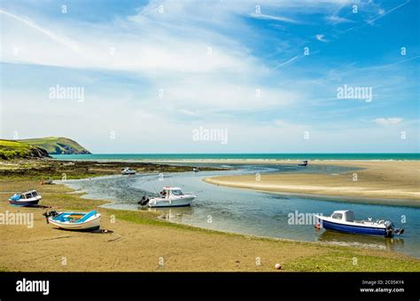 Newport Parrog Hi Res Stock Photography And Images Alamy