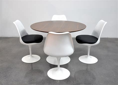 The tables and chairs of the tulip collection are inspired by the design of eero saarinen, a leading author of the 20th century. SELECT MODERN: Eero Saarinen for Knoll Tulip Dining Set ...
