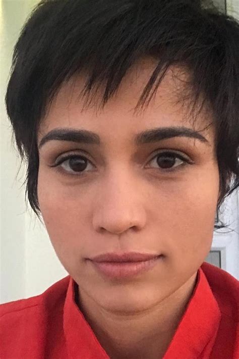 Kişisel yaşamında sağduyulu, basında nadiren görülüyor. Nanda Costa se derrete ao receber mensagem de Gal Costa - Revista Glamour | Celebridades