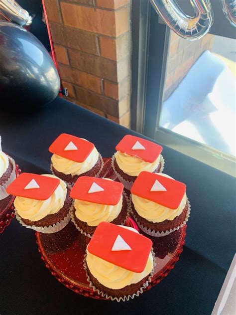 Youtube Birthday Party Ideas Photo 1 Of 20 Youtube Birthday Donut