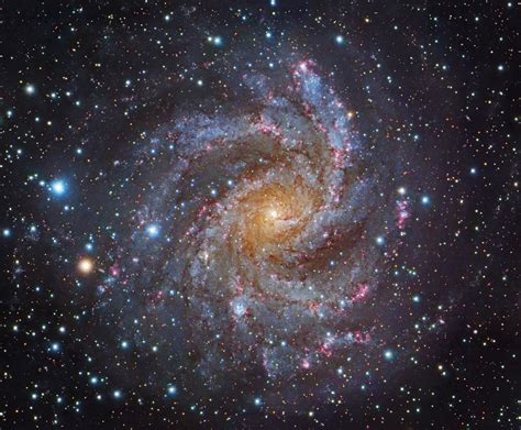 Esta imagen del hubble muestra a ngc 2608, una galaxia espiral barrada ubicada a 64 millones de años luz de distancia en la constelación de cáncer. SpacePorn